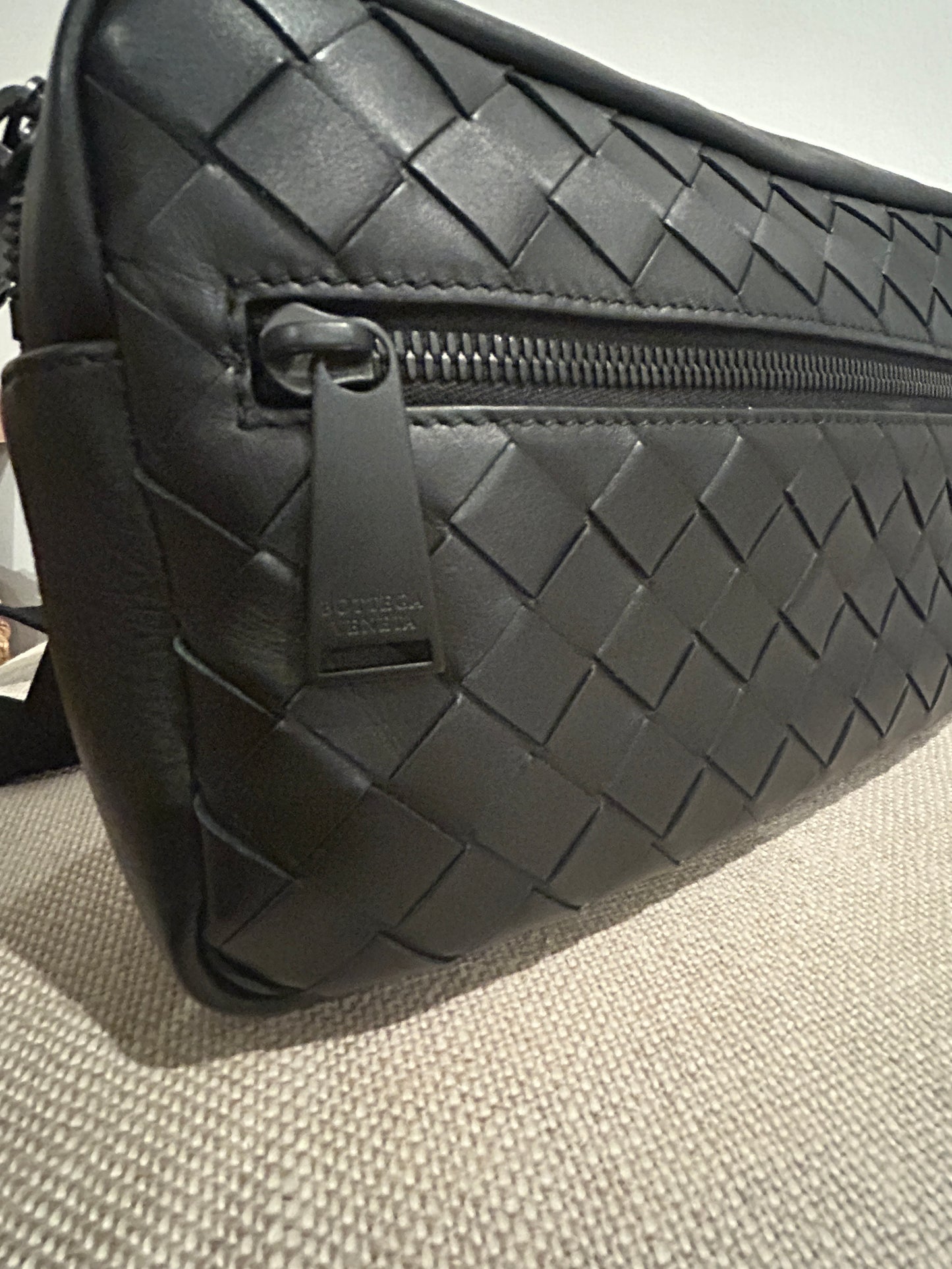 Bottega Veneta Body Bag Intrecciato Leather Black