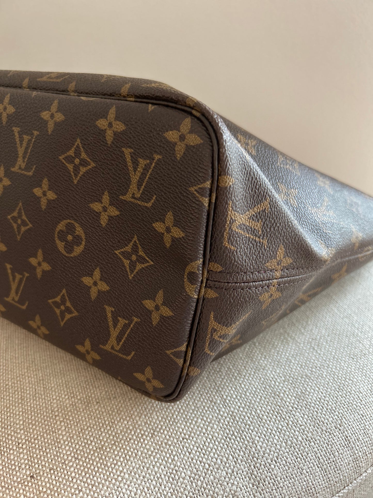 Louis Vuitton Neverfull MM Tote Monogram (Tan Interior )Without Pochette ( pouch)