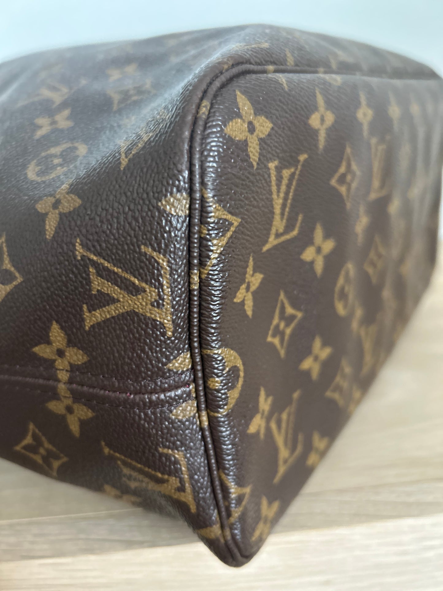 Louis Vuitton Monogram Neverfull MM (Pivone Interior) With Pochette (pouch)